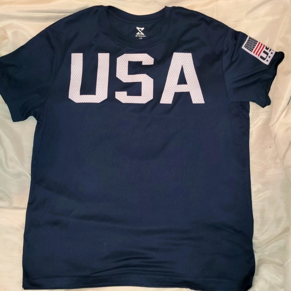 NWOT.. Striker Shirt Men's USA Tee Shirt Large